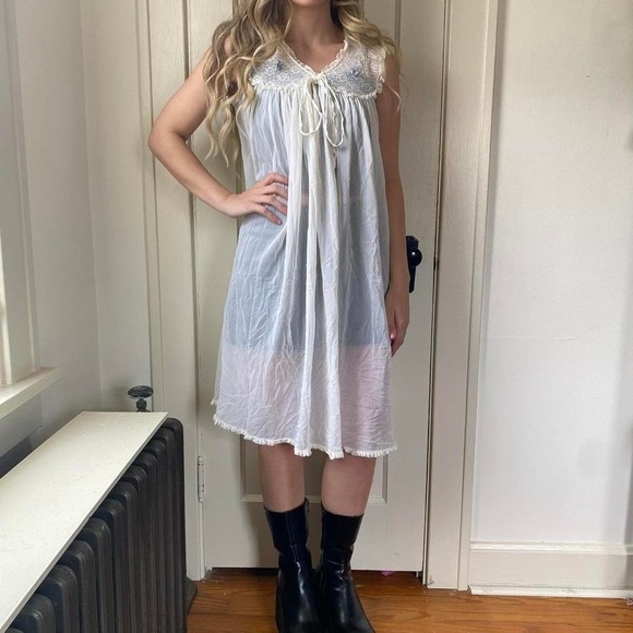 Vintage 1960s sheer baby doll dress slip style midi length white one size - Picture 2 of 4